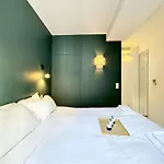 Apartment Parisian L Marais *