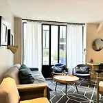 Apartment Parisian L Marais