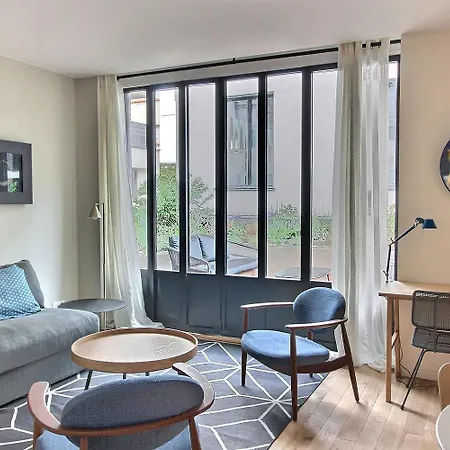 Parisian L Marais פריז