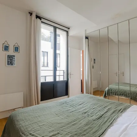 211058 - 4 Personnes à Paris