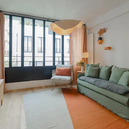 Parisian L Marais פריז
