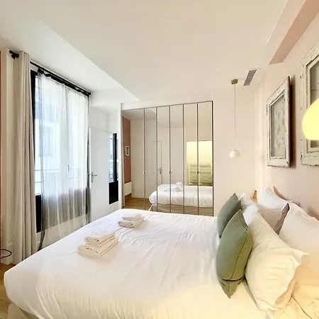 211058 - 4 Personnes à Appartement