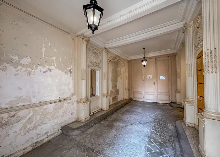 Parisian L Marais Apartment Paris