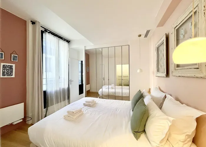 Parisian L Marais Apartment