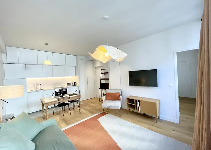 Apartment Parisian L Marais Paris