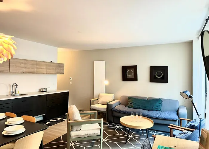 Parisian L Marais Apartment *