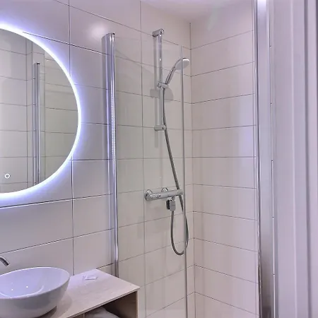 Apartment Parisian L Marais