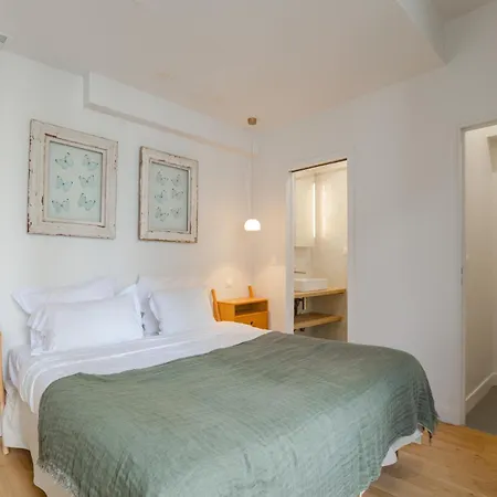 Parisian L Marais Apartment *