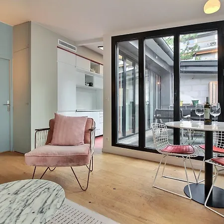 Apartment Parisian L Marais Paris