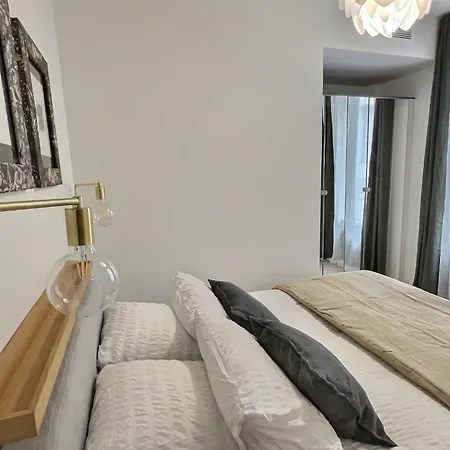 Apartment Parisian L Marais