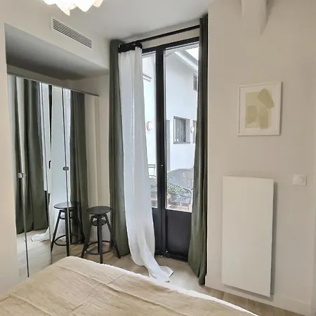 Parisian L Marais Apartment Paris